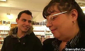 Anissa se povukla s film porno c tri jebena istovremeno