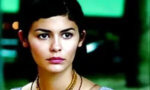 Lezbijski osjećaji budi se u sex xxl movies poduzetnim djevojkama