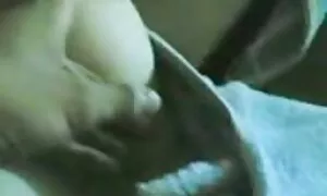 Pozirajući pred fim porn kamerom