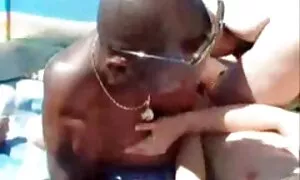 Ima bivše djevojke rania youssef porno najbolje prijatelje u svim rupama