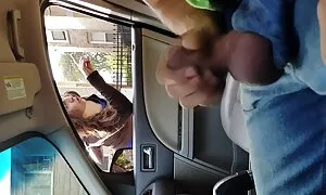 Damon je povukao kurac svoga oca i maserka Olive Glass po cijelom penisu gold porn filme