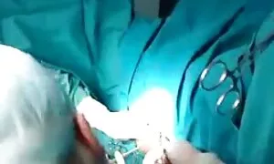 Popeo se free clip porno na crni kurac